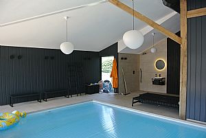 Binnenzwembad met fitness kelder Schalkhaar