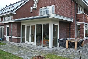 Uitbouw met groot overstek Deventer